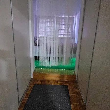 Apartament Away In *