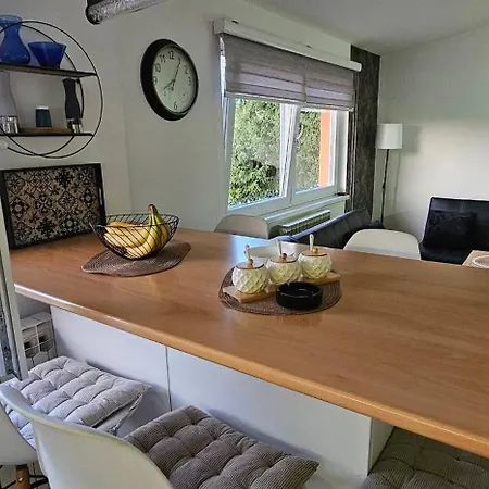 Apartament Away In